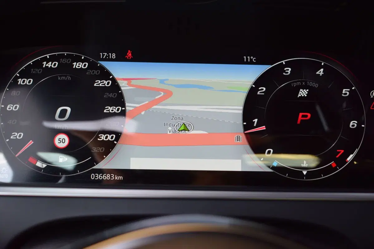 Jaguar F-Type Coupé usata a Cuneo (14)