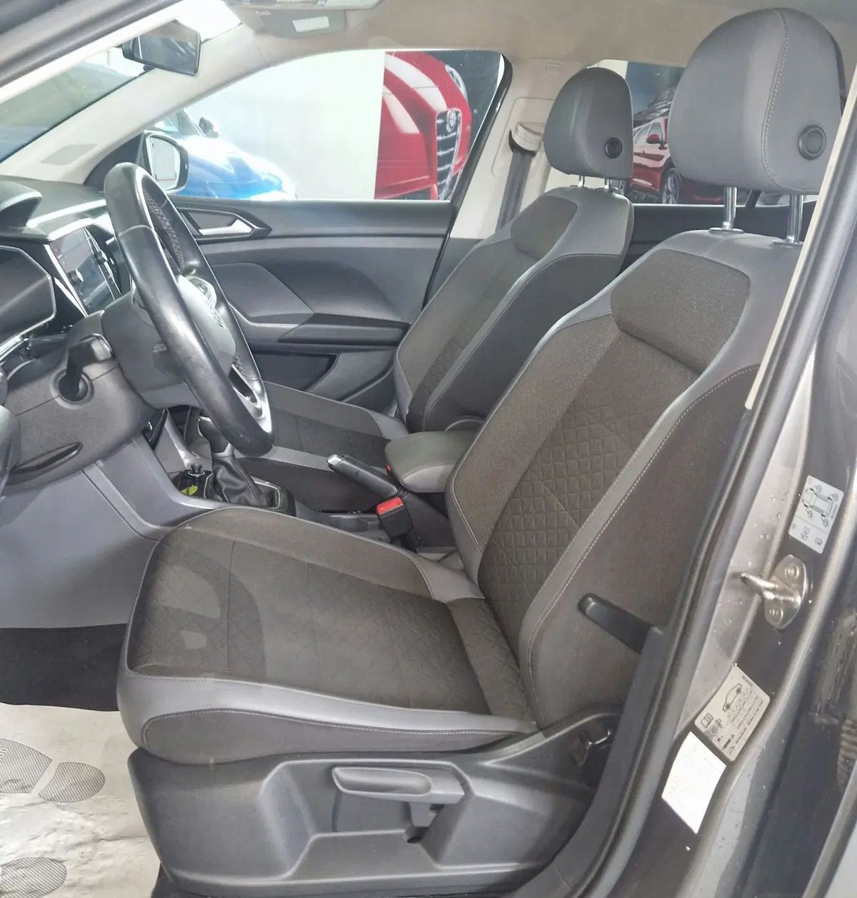 Volkswagen T-Cross usata a Terni (7)