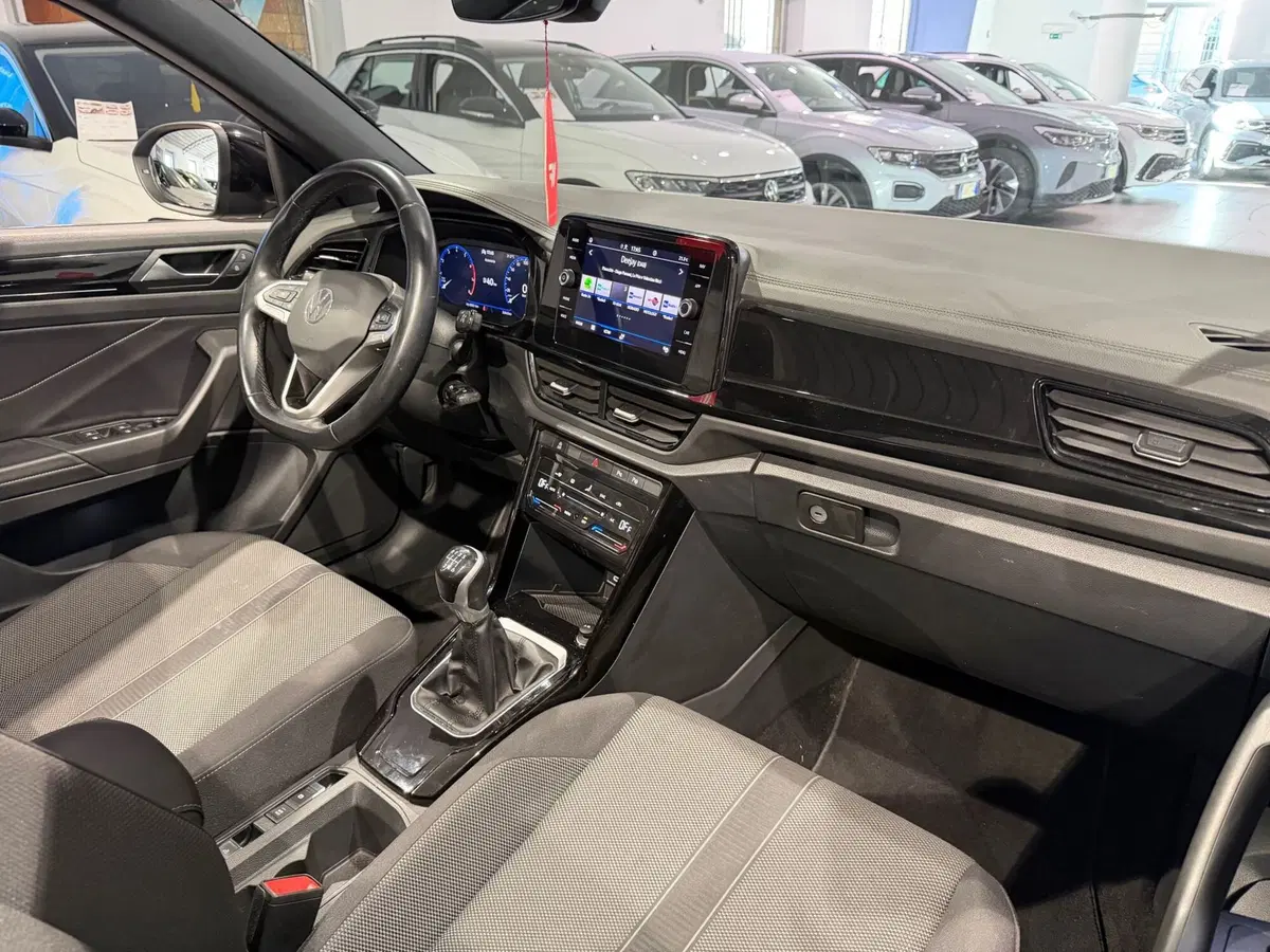 Volkswagen T-Roc Cabrio usata a Genova (12)