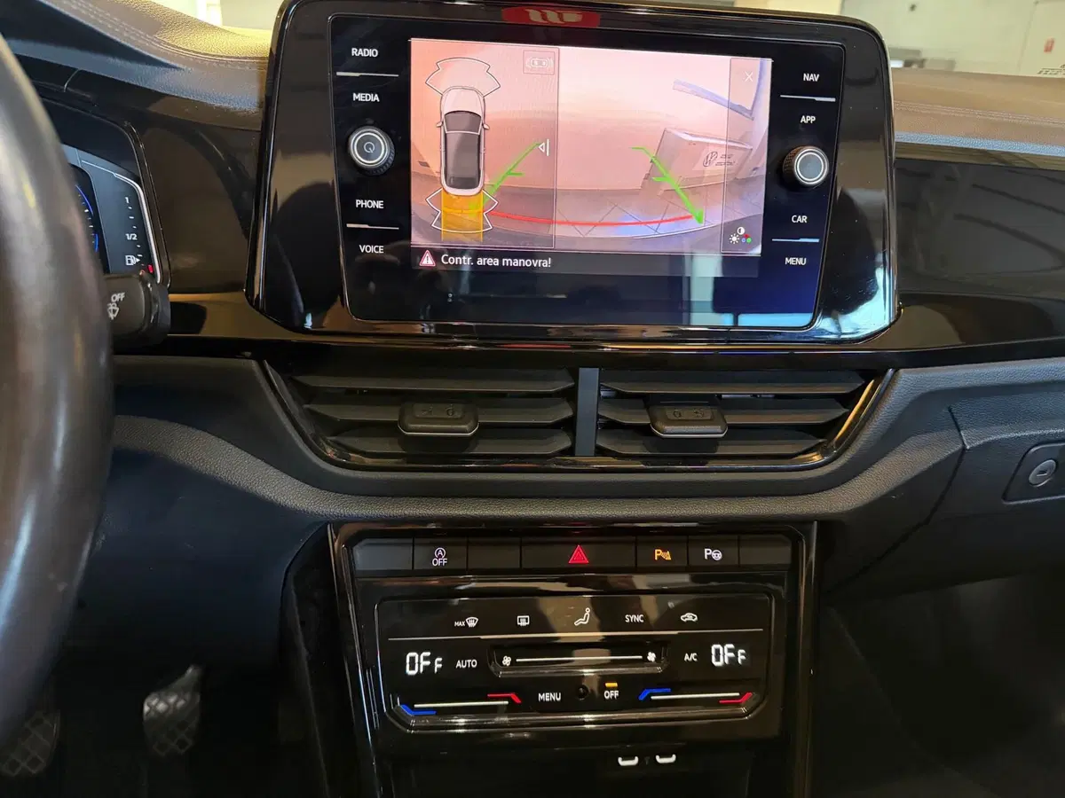 Volkswagen T-Roc Cabrio usata a Genova (16)