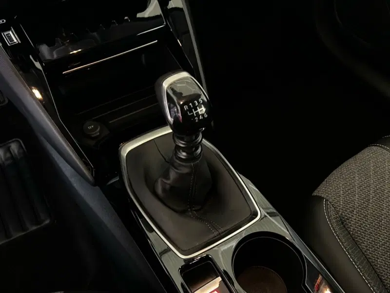 Peugeot 208 usata a Roma (15)