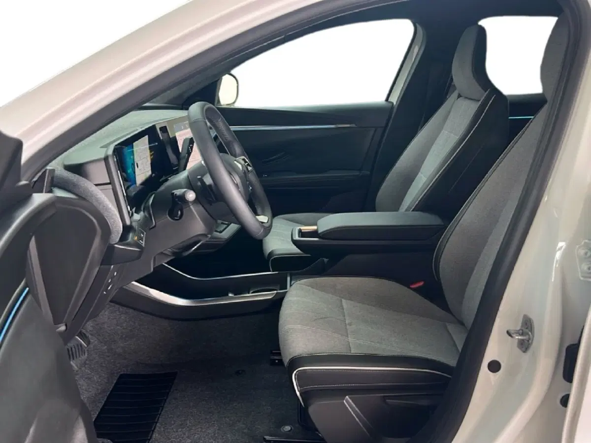Renault Scenic E-Tech Electric usata a Roma (14)