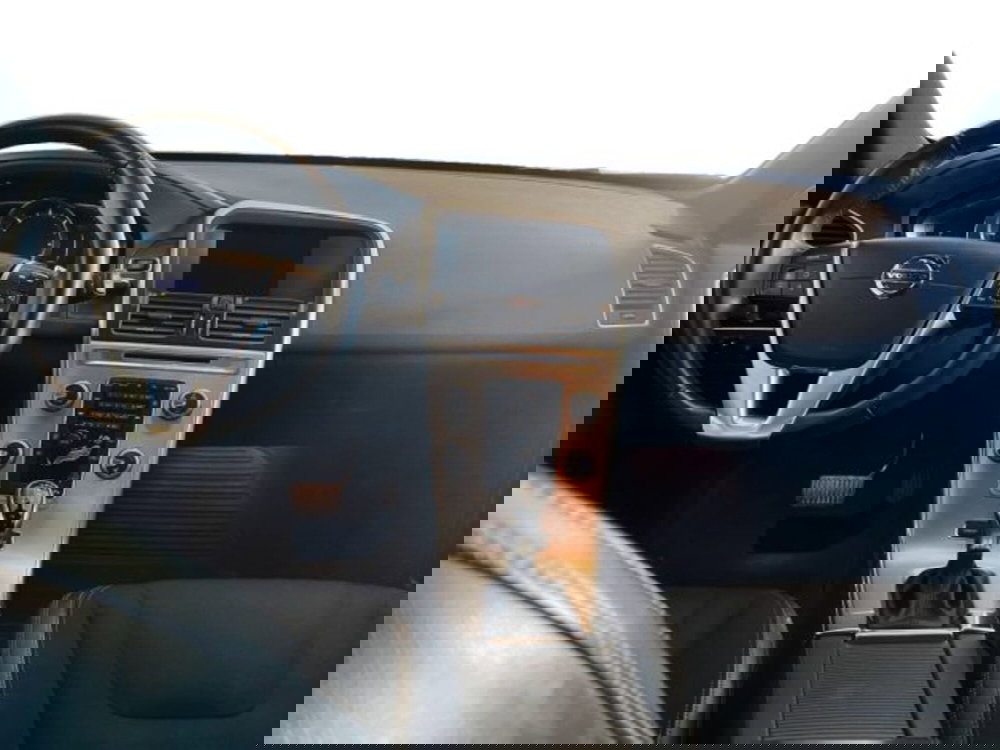 Volvo XC60 usata a Livorno (10)