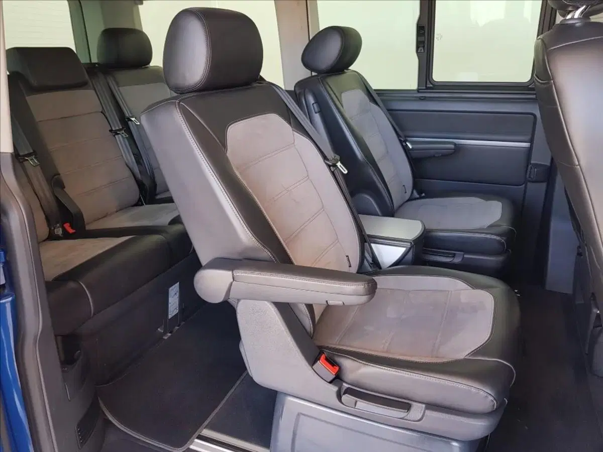 Volkswagen Multivan usata a Lucca (12)