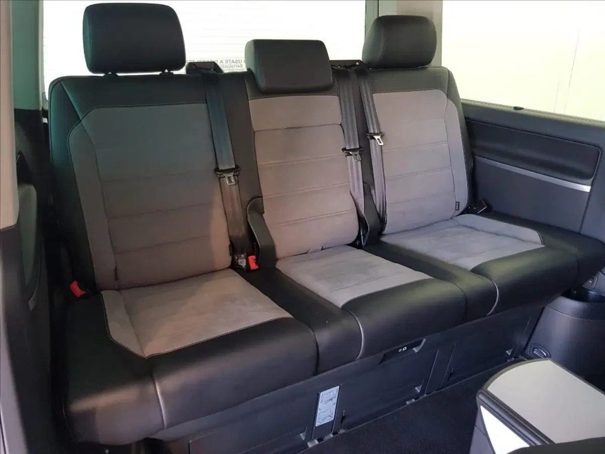 Volkswagen Multivan usata a Lucca (13)