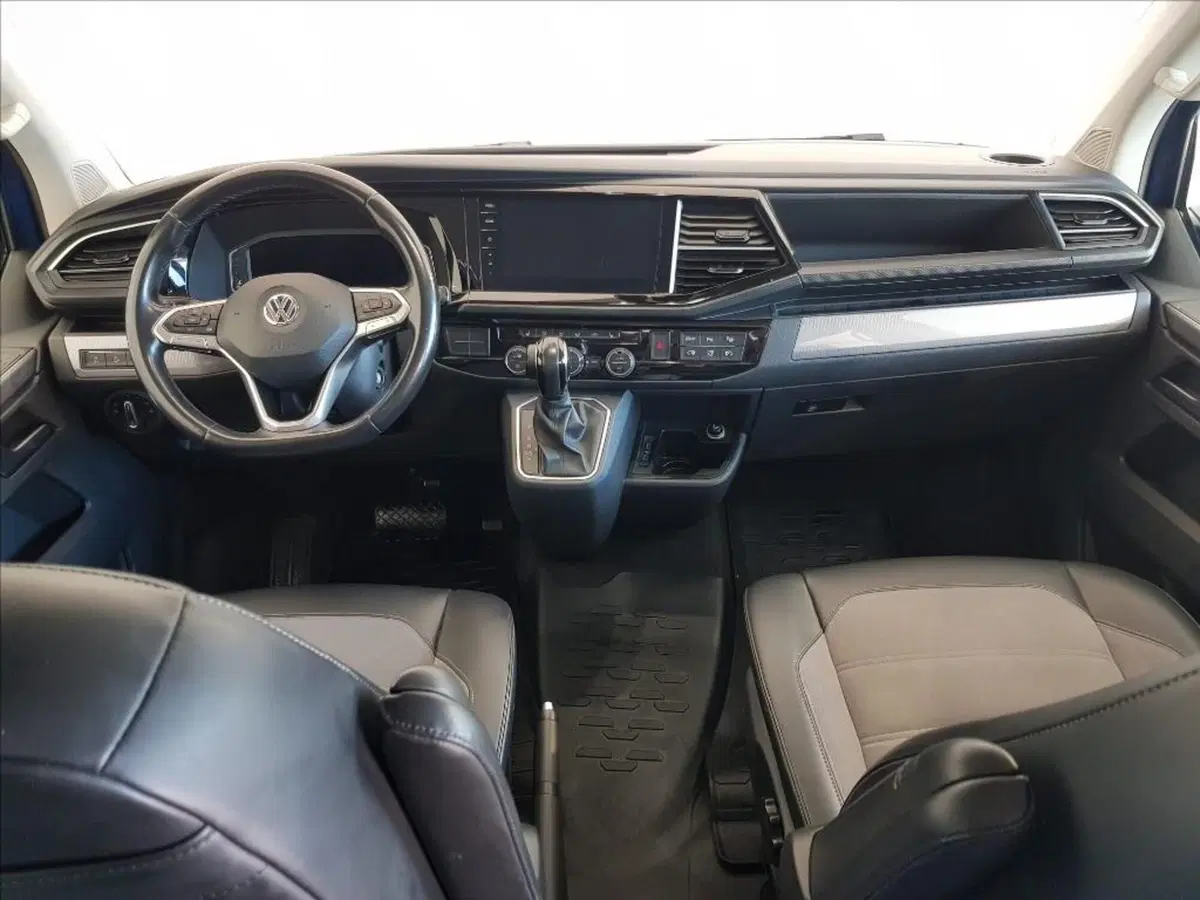 Volkswagen Multivan usata a Lucca (14)