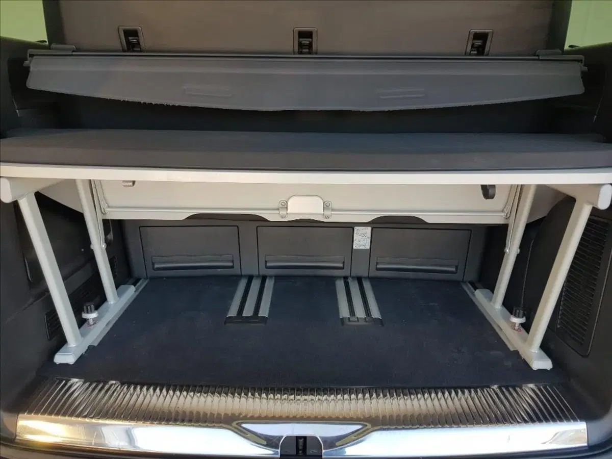 Volkswagen Multivan usata a Lucca (16)