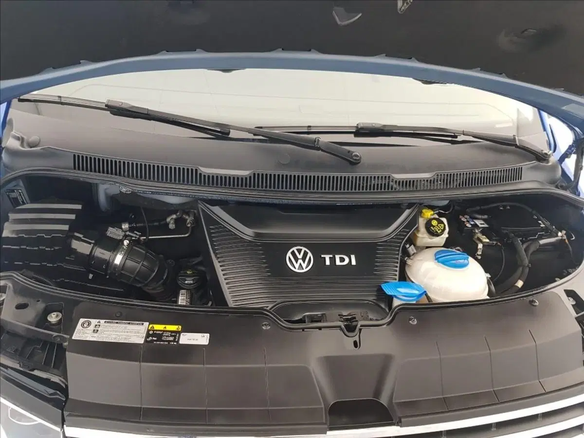 Volkswagen Multivan usata a Lucca (18)