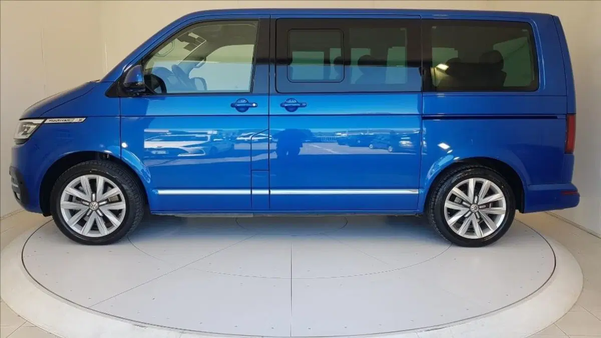 Volkswagen Multivan usata a Lucca (3)