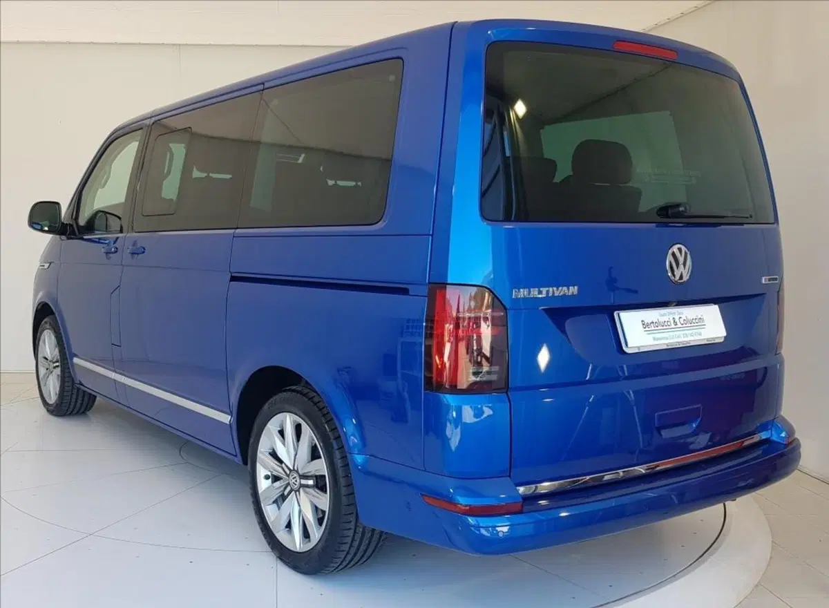 Volkswagen Multivan usata a Lucca (4)