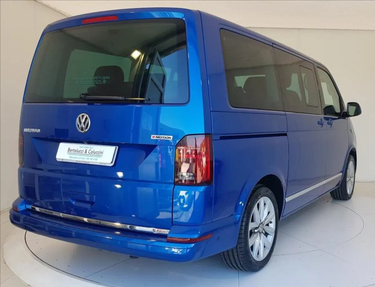 Volkswagen Multivan usata a Lucca (6)