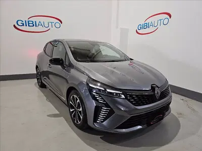 Renault Clio TCe 90 CV 5 porte Techno del 2025 usata a Palermo