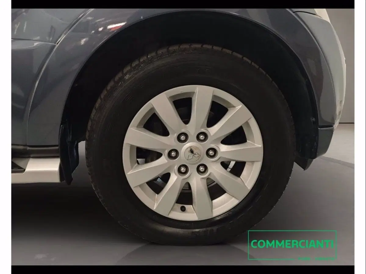 Mitsubishi Pajero usata a Catania (16)