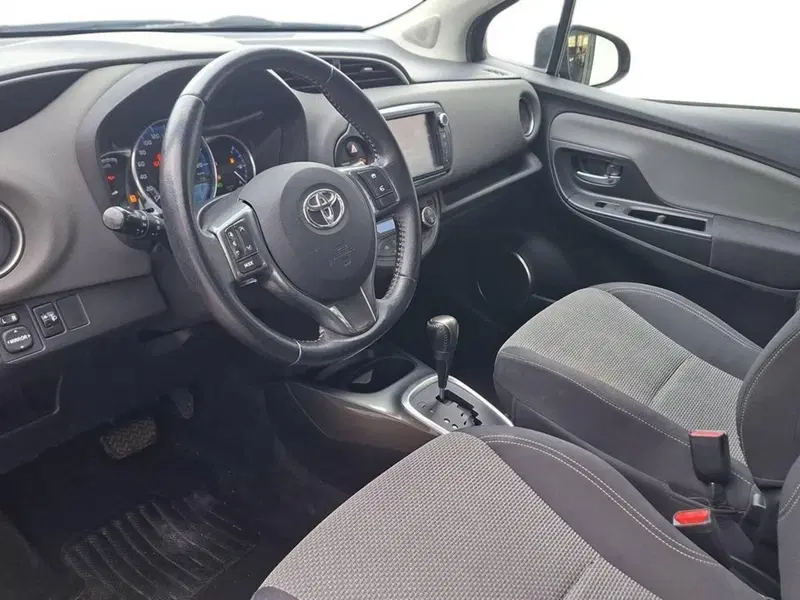 Toyota Yaris usata a Torino (12)