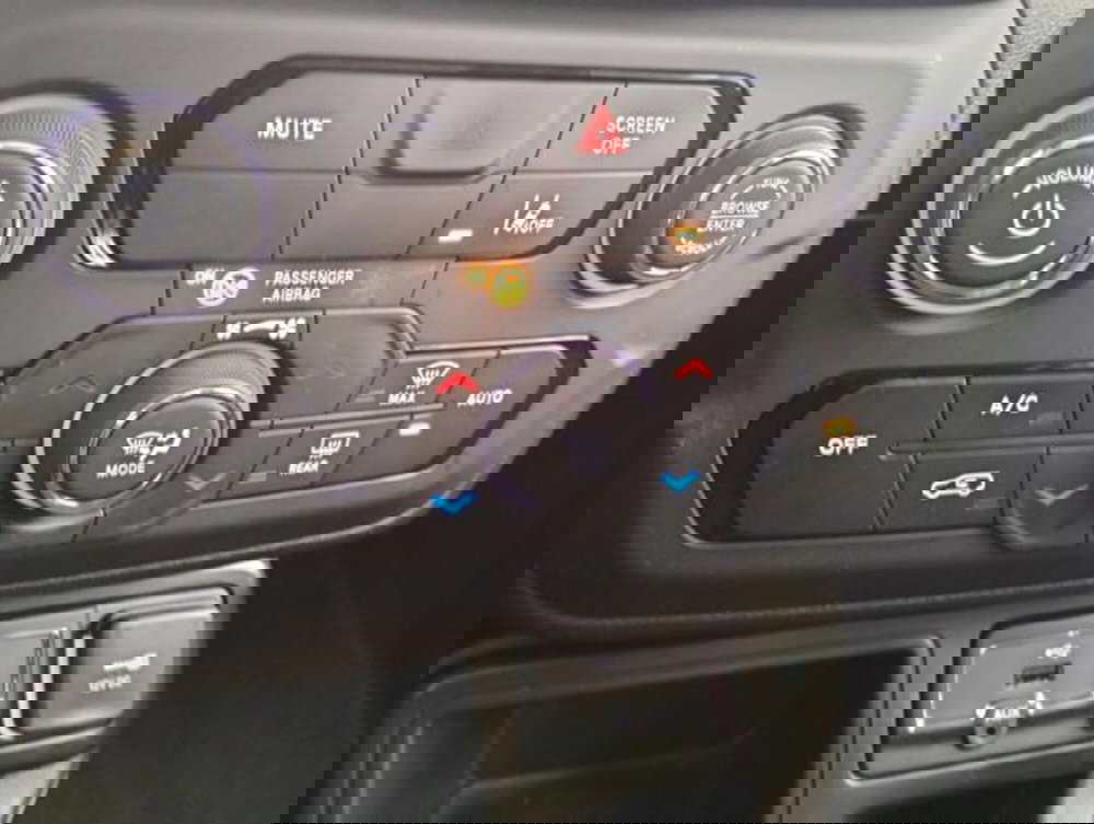 Jeep Renegade usata a Como (18)