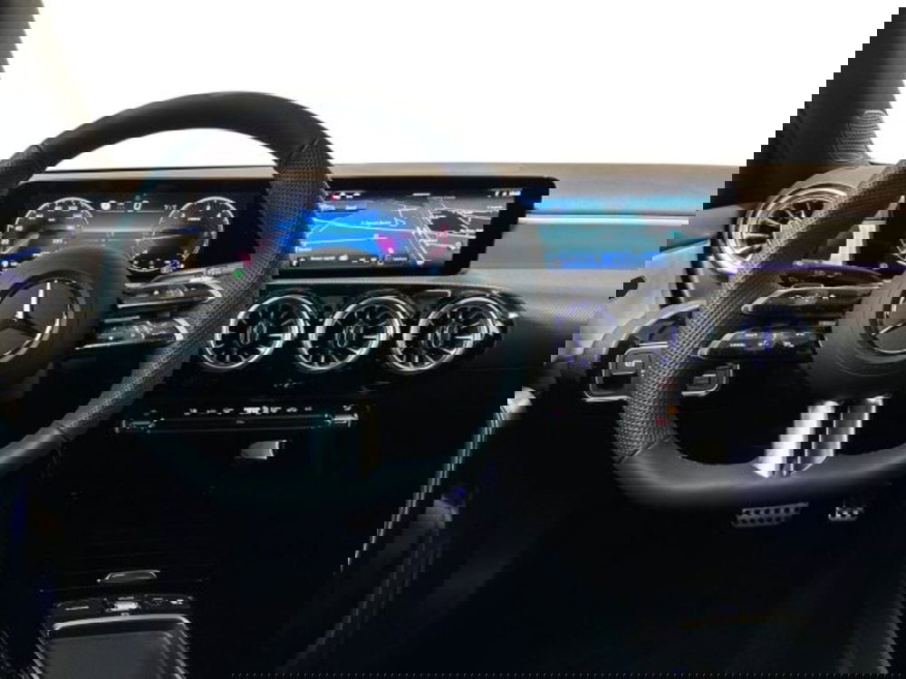 Mercedes-Benz Classe A nuova a Bologna (14)