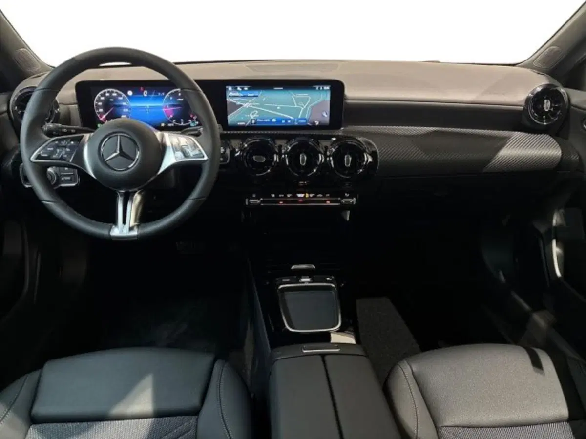 Mercedes-Benz Classe A nuova a Bologna (13)