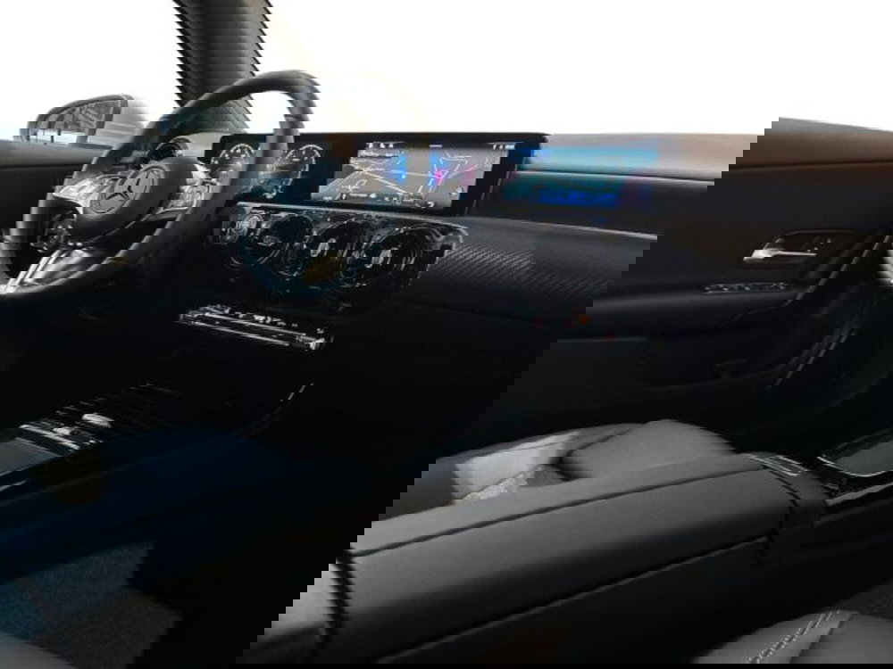 Mercedes-Benz Classe A nuova a Bologna (15)