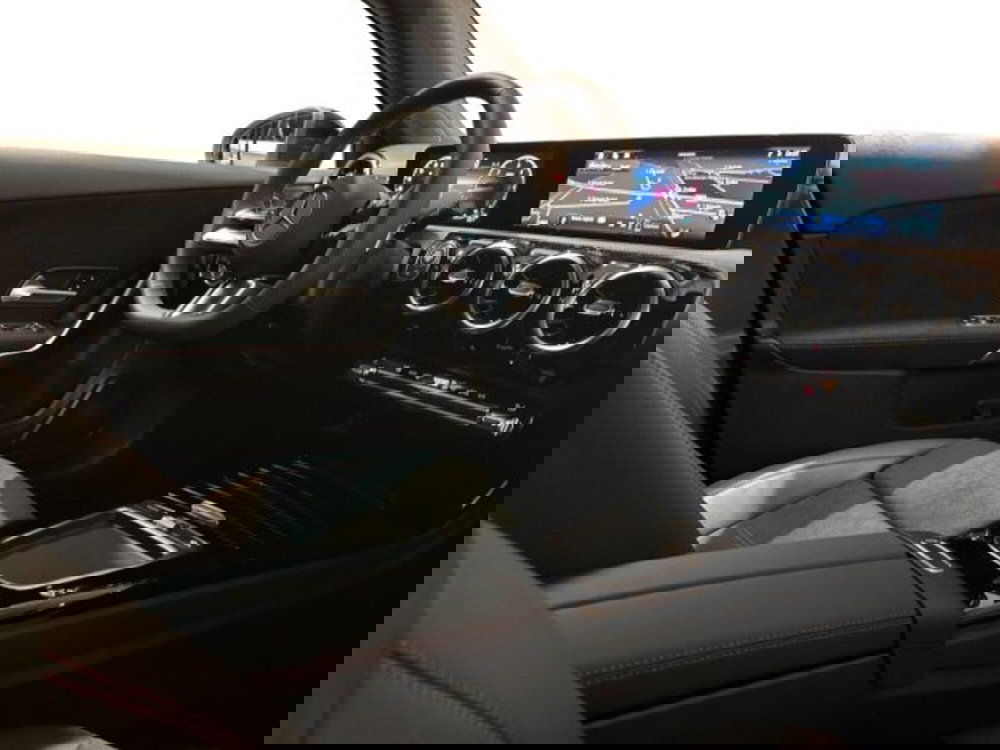 Mercedes-Benz Classe A nuova a Bologna (15)