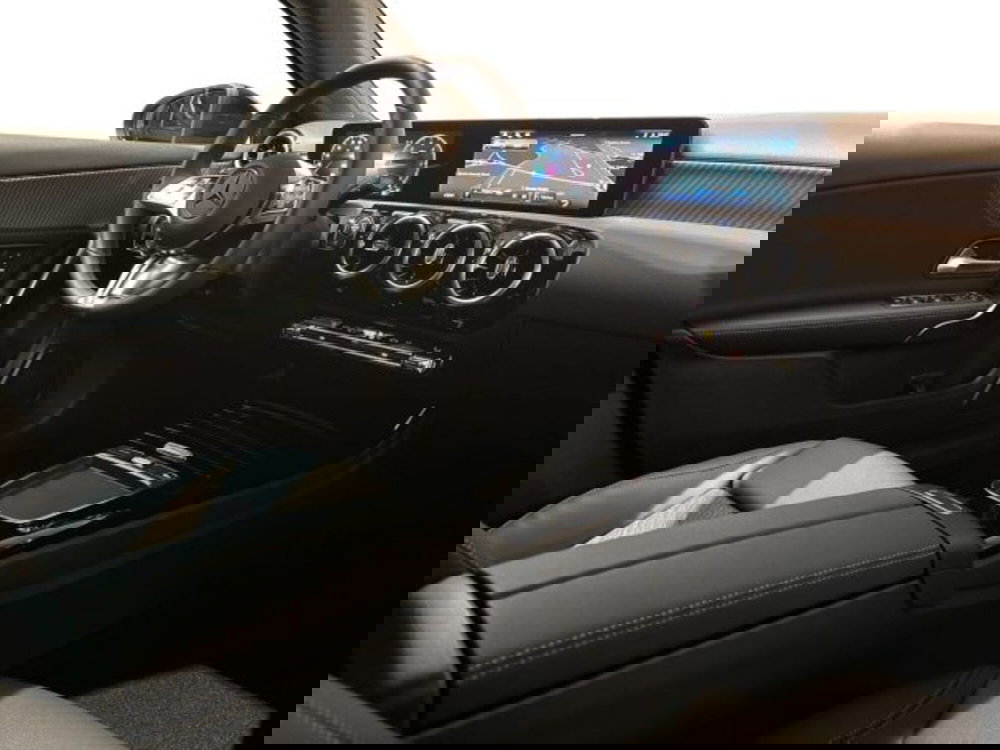 Mercedes-Benz Classe A nuova a Bologna (15)