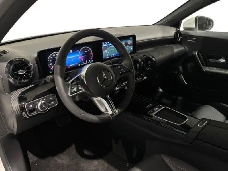 Mercedes-Benz Classe A Sedan nuova a Bologna (11)