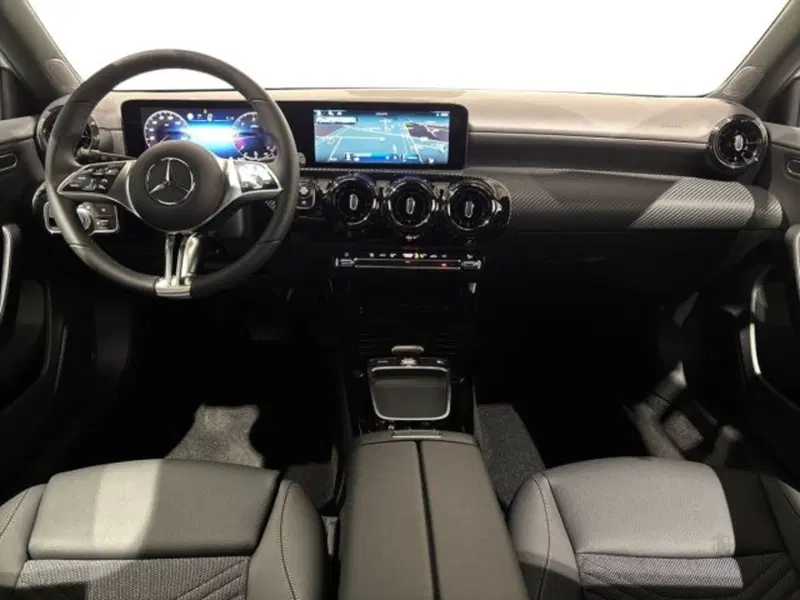 Mercedes-Benz Classe A Sedan nuova a Bologna (13)