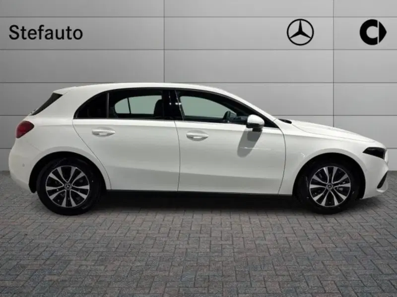 Mercedes-Benz Classe A Sedan nuova a Bologna (2)