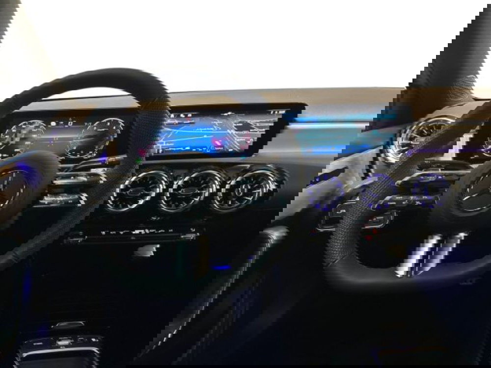 Mercedes-Benz Classe A nuova a Bologna (14)