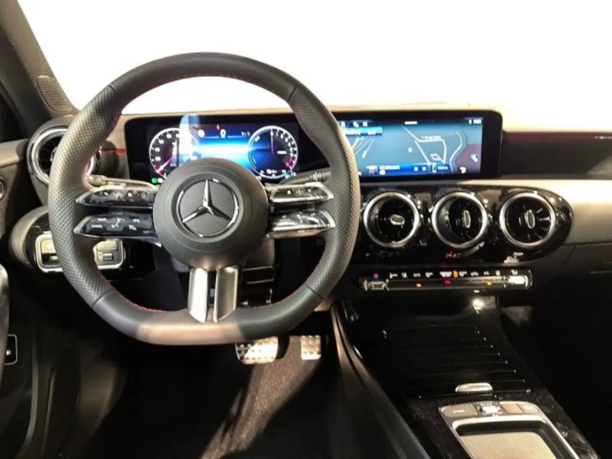 Mercedes-Benz Classe A Sedan nuova a Bologna (14)