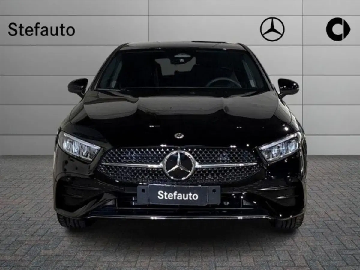 Mercedes-Benz Classe A Sedan nuova a Bologna (4)