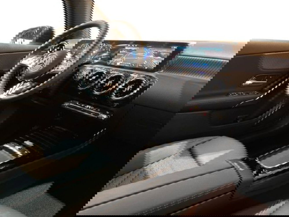 Mercedes-Benz Classe A nuova a Bologna (15)