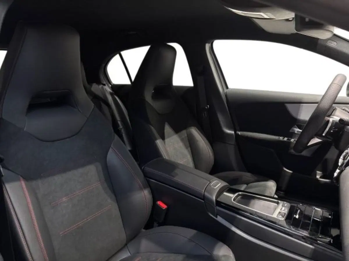 Mercedes-Benz Classe A Sedan nuova a Bologna (16)