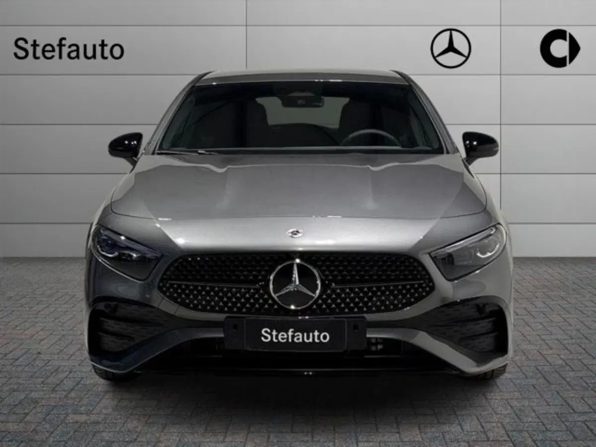 Mercedes-Benz Classe A Sedan nuova a Bologna (4)