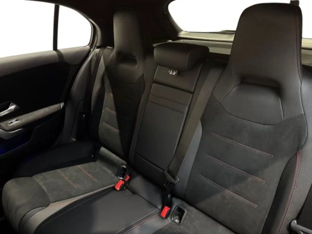 Mercedes-Benz Classe A Sedan nuova a Bologna (9)