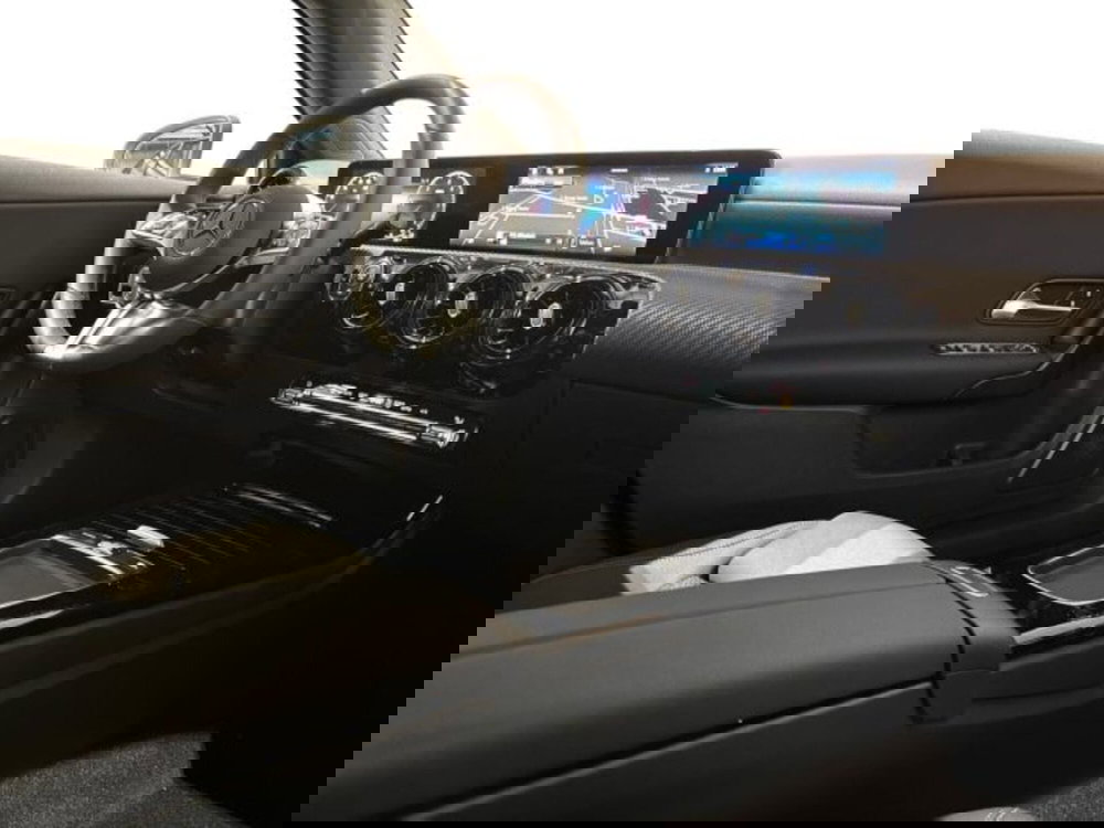 Mercedes-Benz Classe A nuova a Bologna (15)