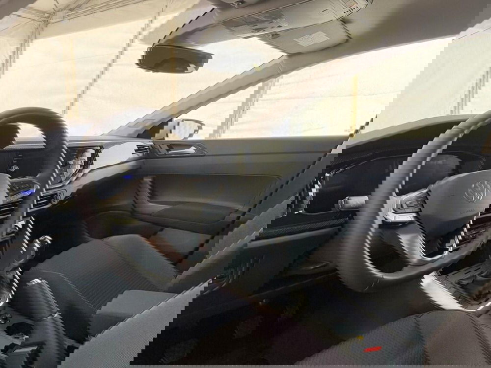 Volkswagen Polo nuova a Monza e Brianza (11)