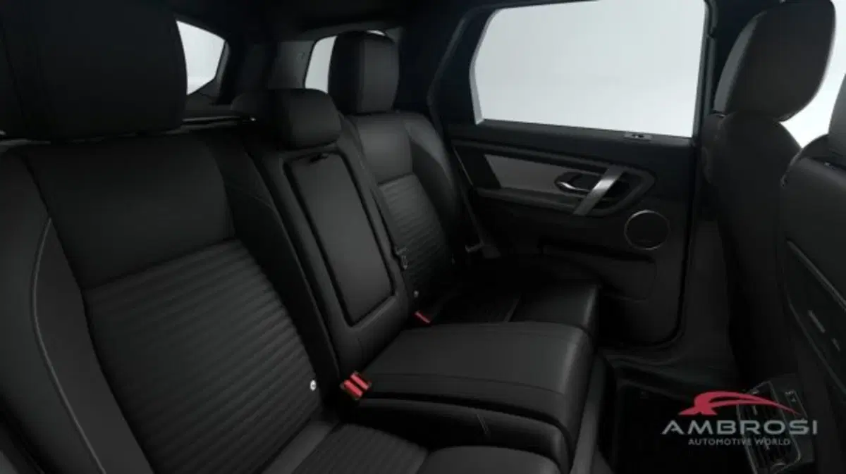 Land Rover Discovery Sport nuova a Perugia (7)