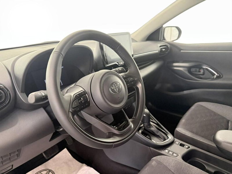 Toyota Yaris Cross nuova a Monza e Brianza (11)