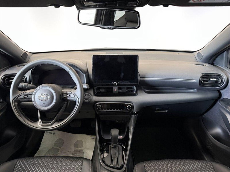 Toyota Yaris Cross nuova a Monza e Brianza (8)