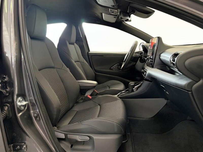 Toyota Yaris Cross nuova a Monza e Brianza (9)