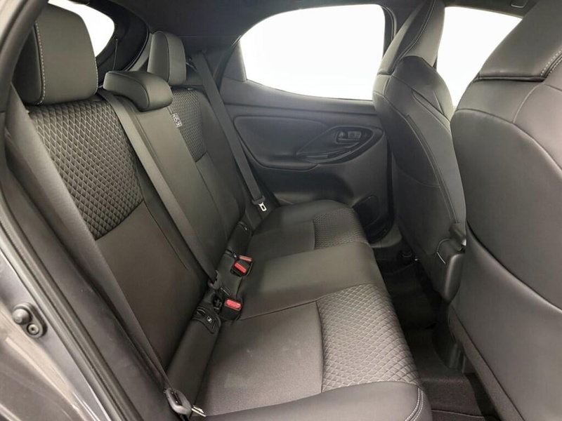 Toyota Yaris Cross nuova a Monza e Brianza (10)