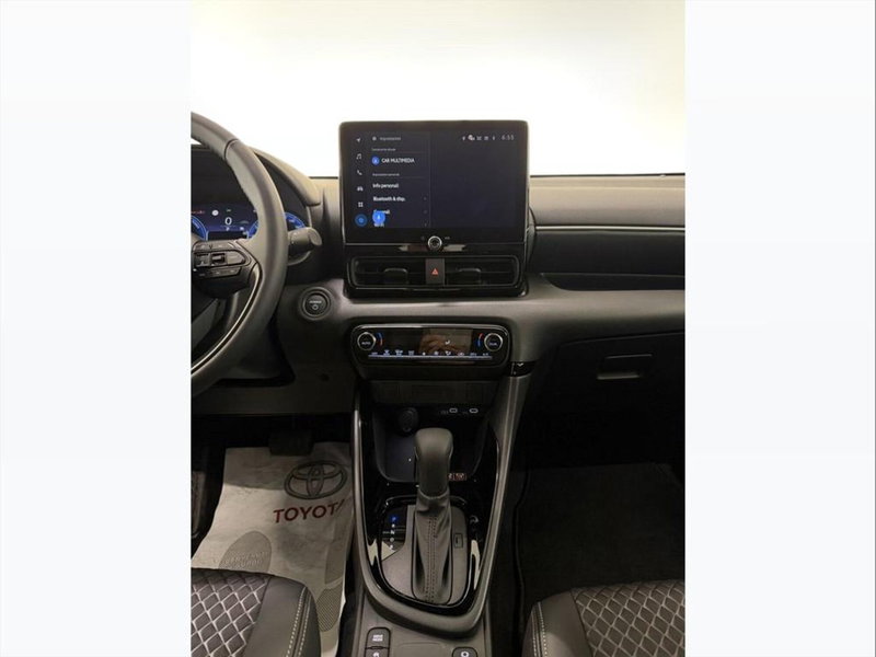 Toyota Yaris Cross nuova a Monza e Brianza (12)