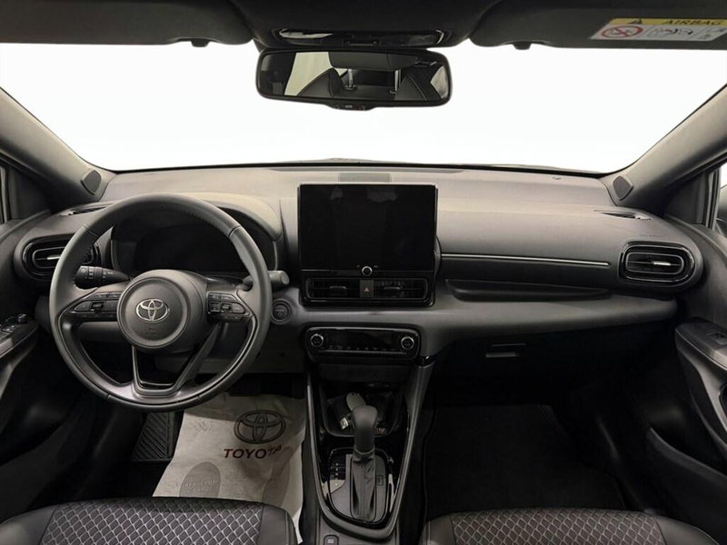 Toyota Yaris Cross nuova a Monza e Brianza (8)