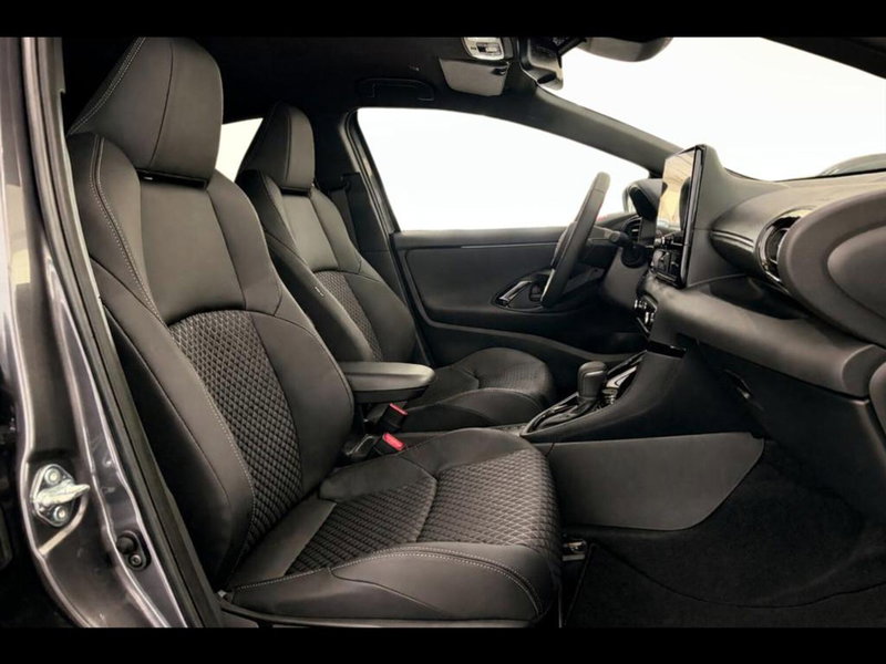 Toyota Yaris Cross nuova a Monza e Brianza (9)