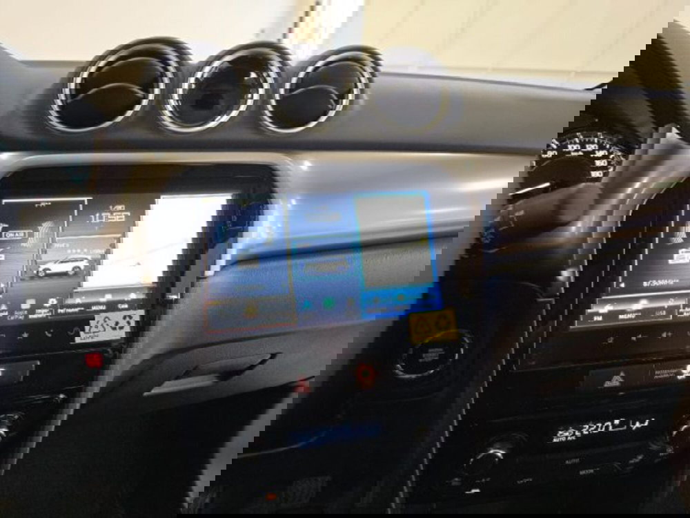 Suzuki Vitara nuova a Reggio Emilia (11)