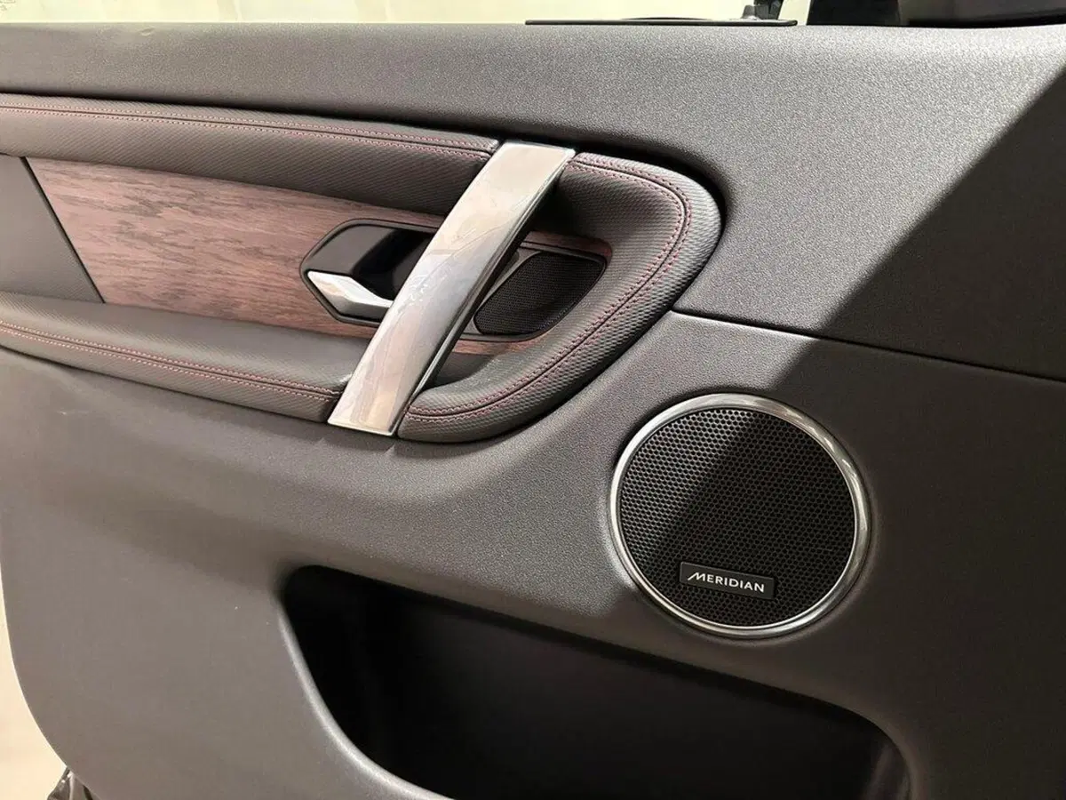 Land Rover Discovery Sport usata a Varese (13)