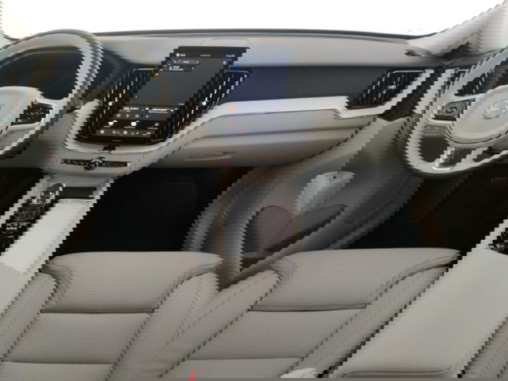 Volvo XC60 nuova a Modena (13)