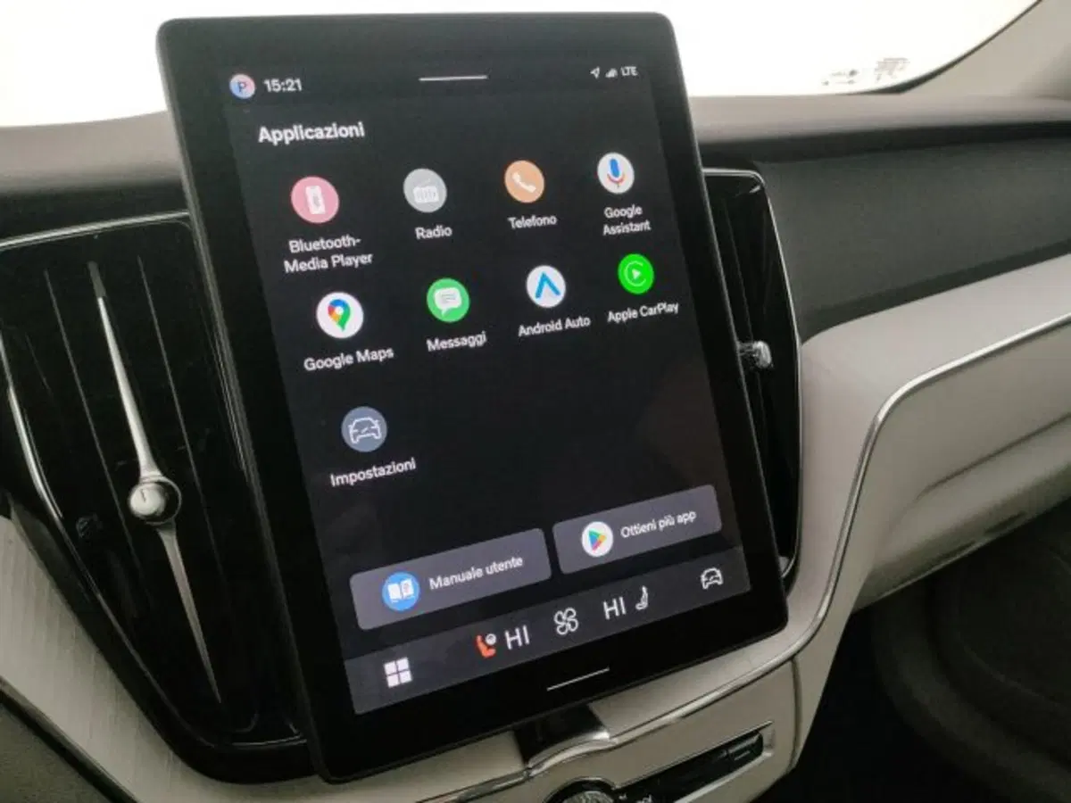 Volvo XC60 nuova a Modena (15)