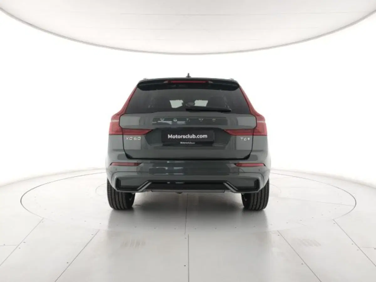 Volvo XC60 nuova a Modena (4)