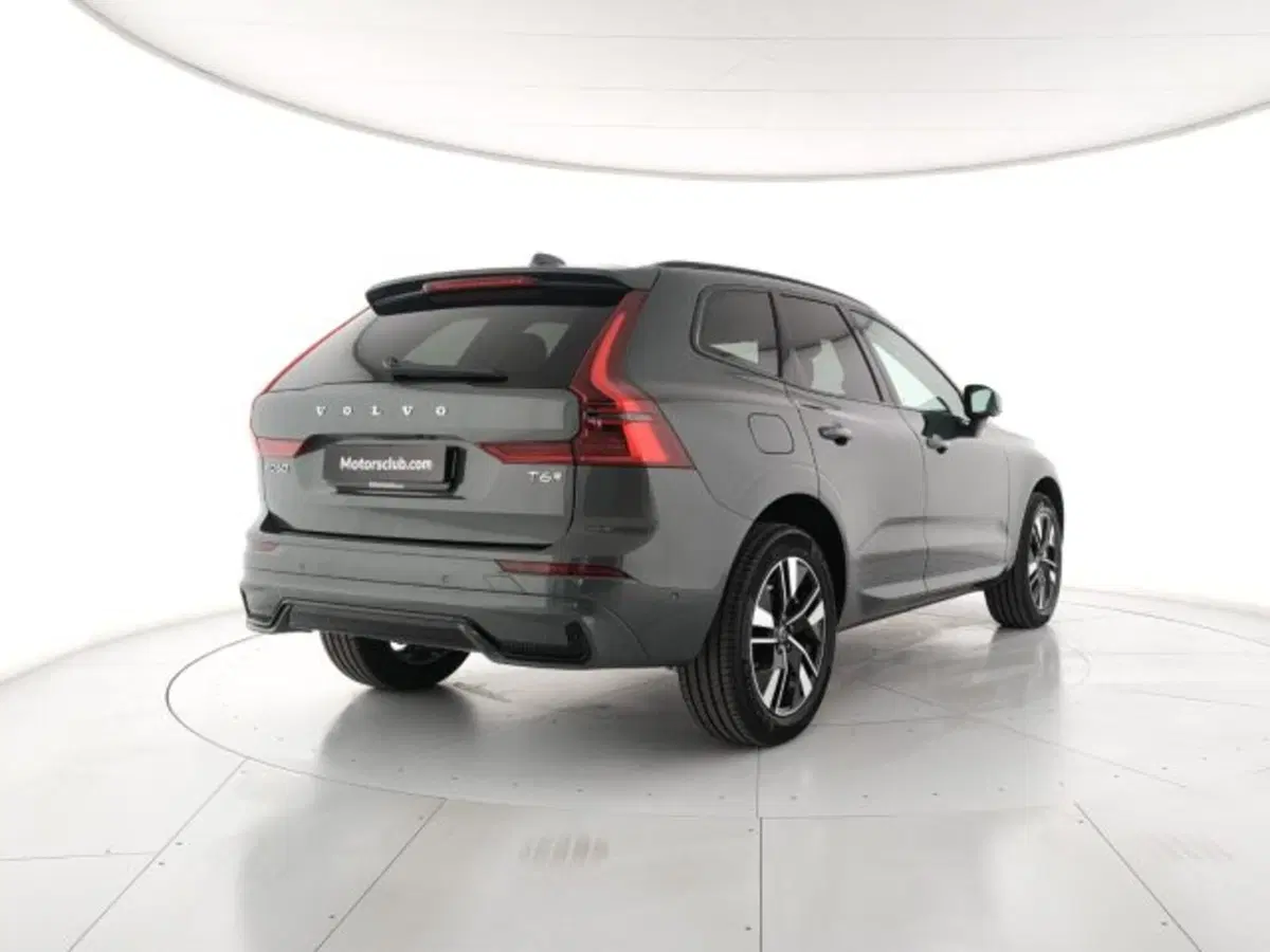 Volvo XC60 nuova a Modena (5)